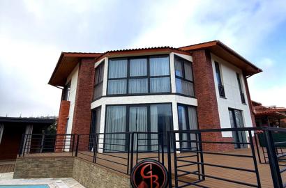 იყიდება ახალი გარემონტებული 7 ოთახიანი სახლი